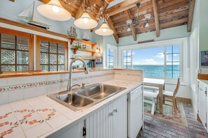 Fridge, microwave, oven, stovetop - Lavinder House by Seaside Vacations & Sales! (Chincoteague Island)