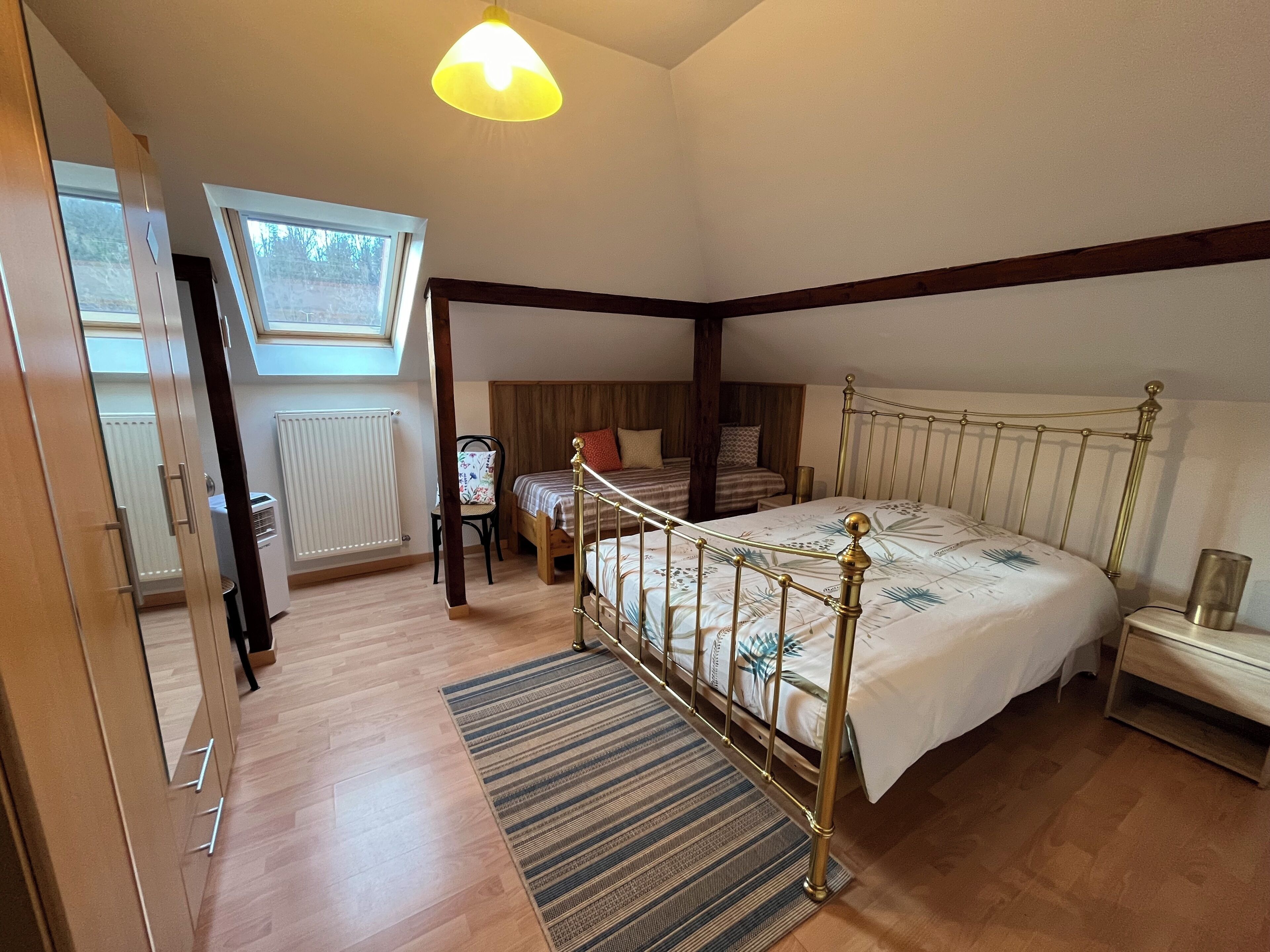 Bügeleisen/Bügelbrett, Internetzugang, Bettwäsche