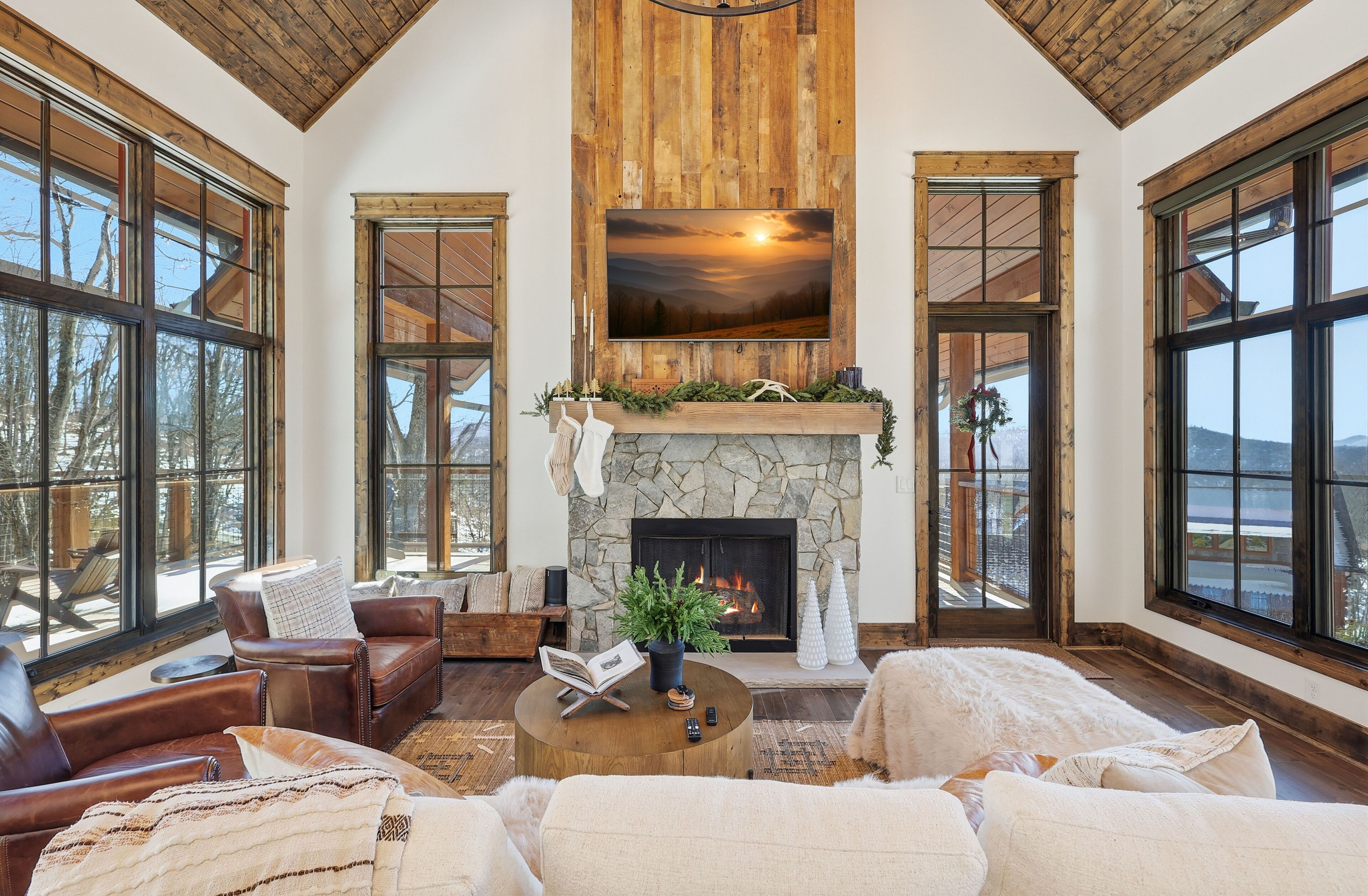 Smart TV, fireplace, computer monitors