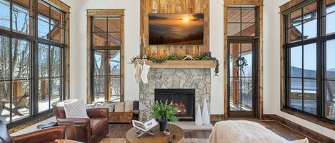 Smart TV, fireplace, computer monitors