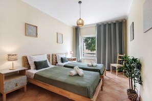 Tabla de planchar con plancha, wifi y ropa de cama 