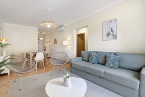 TV - Apartment '1I Alecrim' with Wi-Fi and Air Conditioning (Santa Luzia)