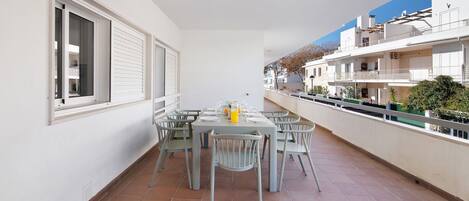 屋外ダイニングエリア