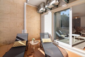 Terrace/patio - Apartment '1E Apt Esteva' with Shared Pool, Wi-Fi and Air Conditioning (Santa Luzia)