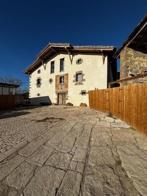 Exterior - Casa rural Mas Arimany (L'Esquirol)