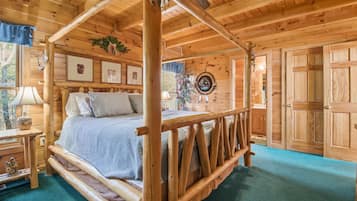 Signature Cabin, 1 Bedroom, Balcony, Mountain View | Individually decorated, individually furnished, iron/ironing board