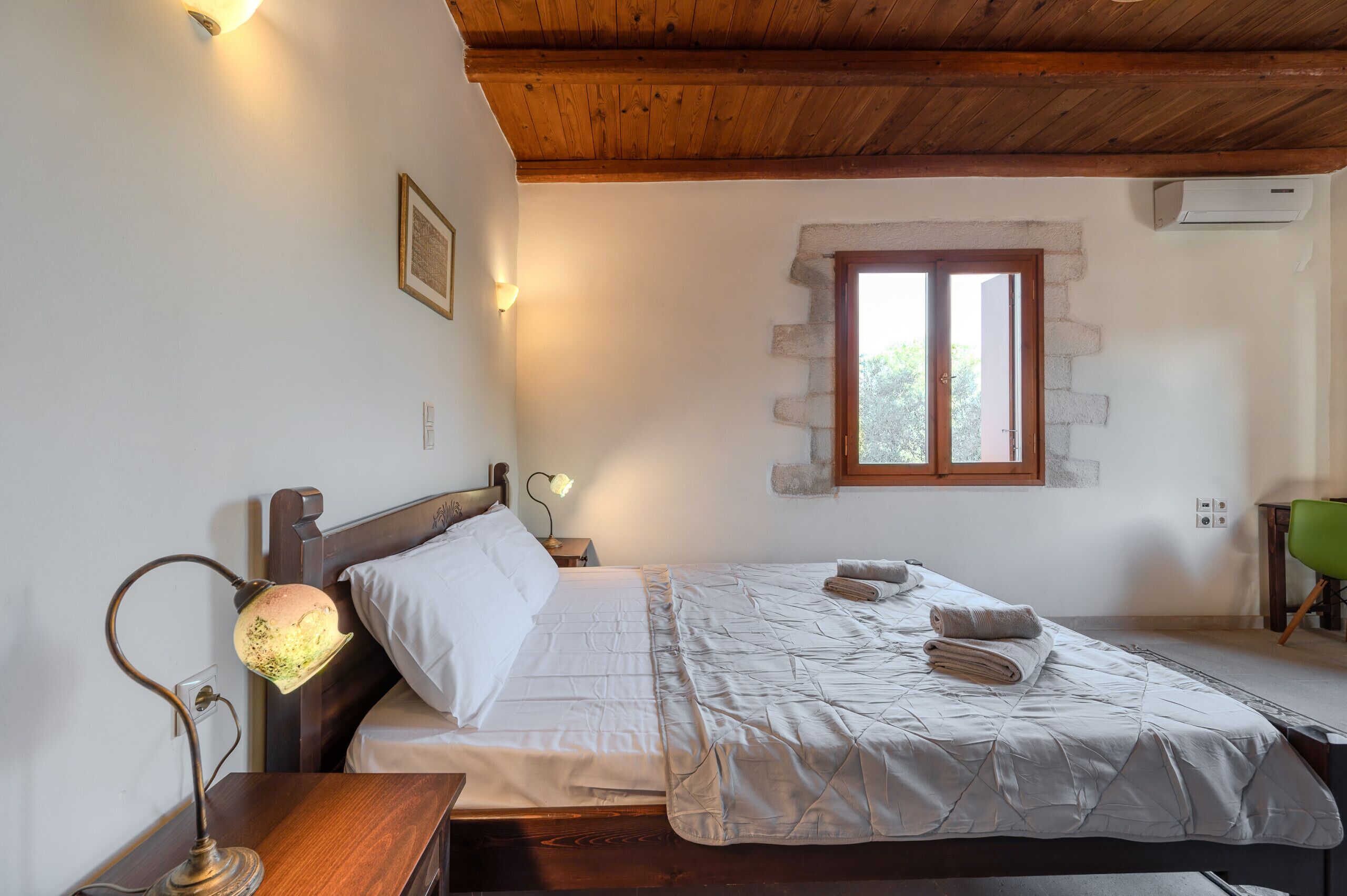 5 quartos, berços grátis, roupa de cama