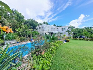 Exterior - BAYSIDE STUDIO in large property, sea view with large pool and garden (SAINTE ANNE)