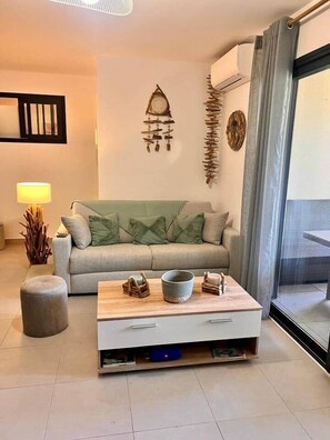 TV - Apartment in Maghjina near port and town center (Porto-Vecchio)