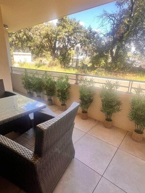 Outdoor dining - Apartment in Maghjina near port and town center (Porto-Vecchio)