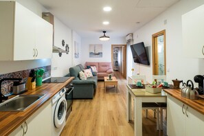 Fridge, microwave, coffee/tea maker, electric kettle