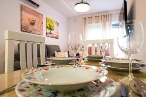 Dining - YourHouse Andasol BB (Chipiona)
