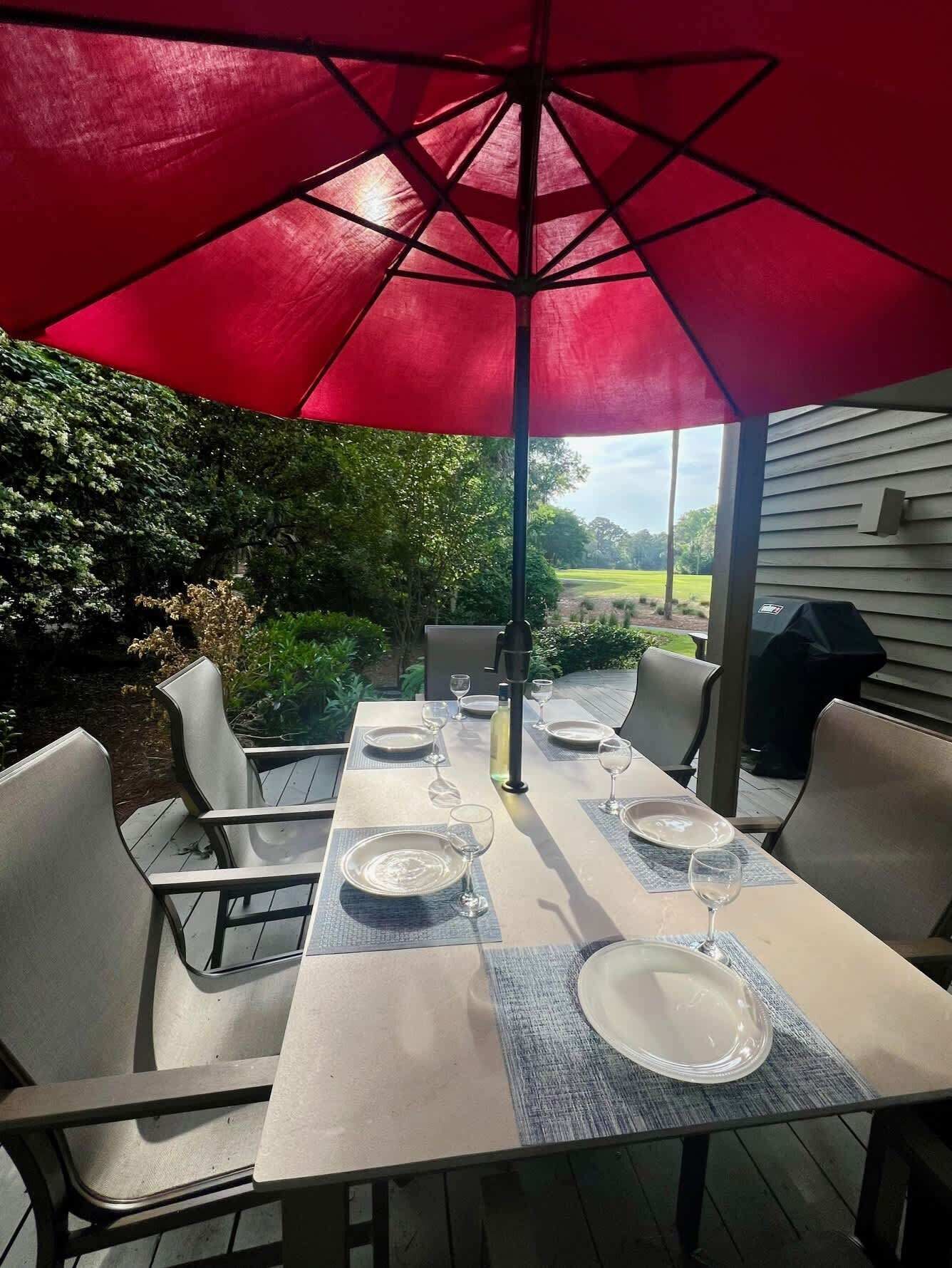 Outdoor dining