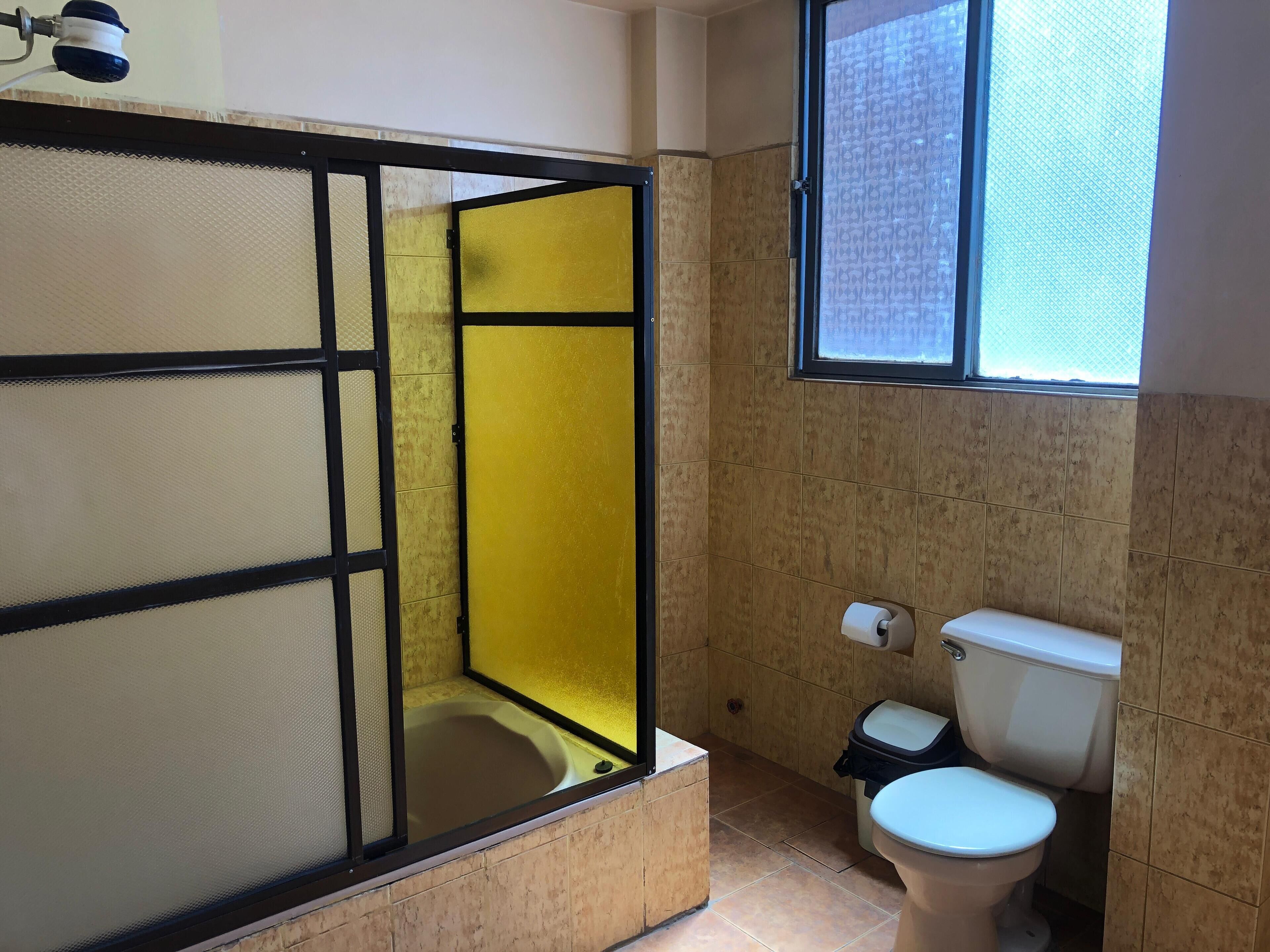 Håndklær og toalettpapir