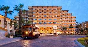 Exterior - Villa del Palmar 2-Bedroom Suite- Ideal for Families & Groups (Cabo San Lucas)