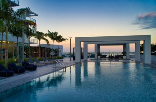 Luxury 2BR In Design District with Pool+Parking+Gym @ QUADRO CONDOMINIUMS