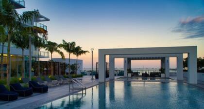 Luxury 2BR In Design District with Pool+Parking+Gym @ QUADRO CONDOMINIUMS