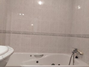 Shower, towels - Apartment 'Paradise Dream' with Balcony and Wi-Fi (Caniço)