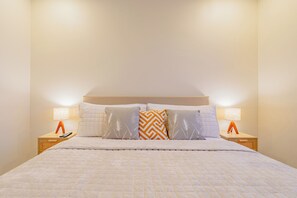 4 makuuhuonetta, tallelokero huoneessa, silitysrauta/-lauta, Wi-Fi