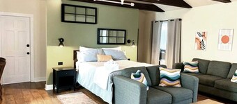 The Champlin Carriage House at Keuka Lake