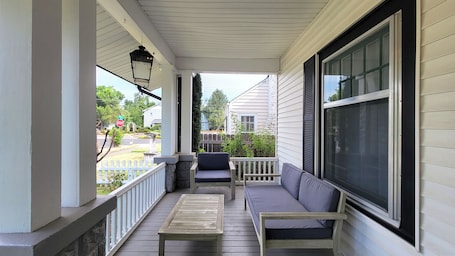 Family House, 5 Bedrooms, Pets Allowed | Terrace/patio