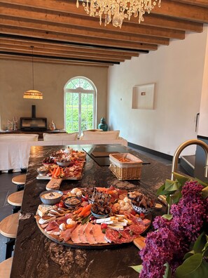 Les hirondelles | Private kitchen | Fridge, microwave, high chair - Domaine du Tertre ychot (Dol-de-Bretagne)