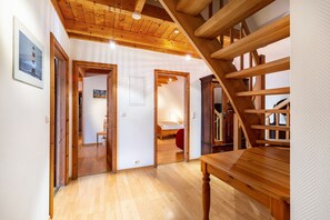 Bügeleisen/Bügelbrett, WLAN, Bettwäsche