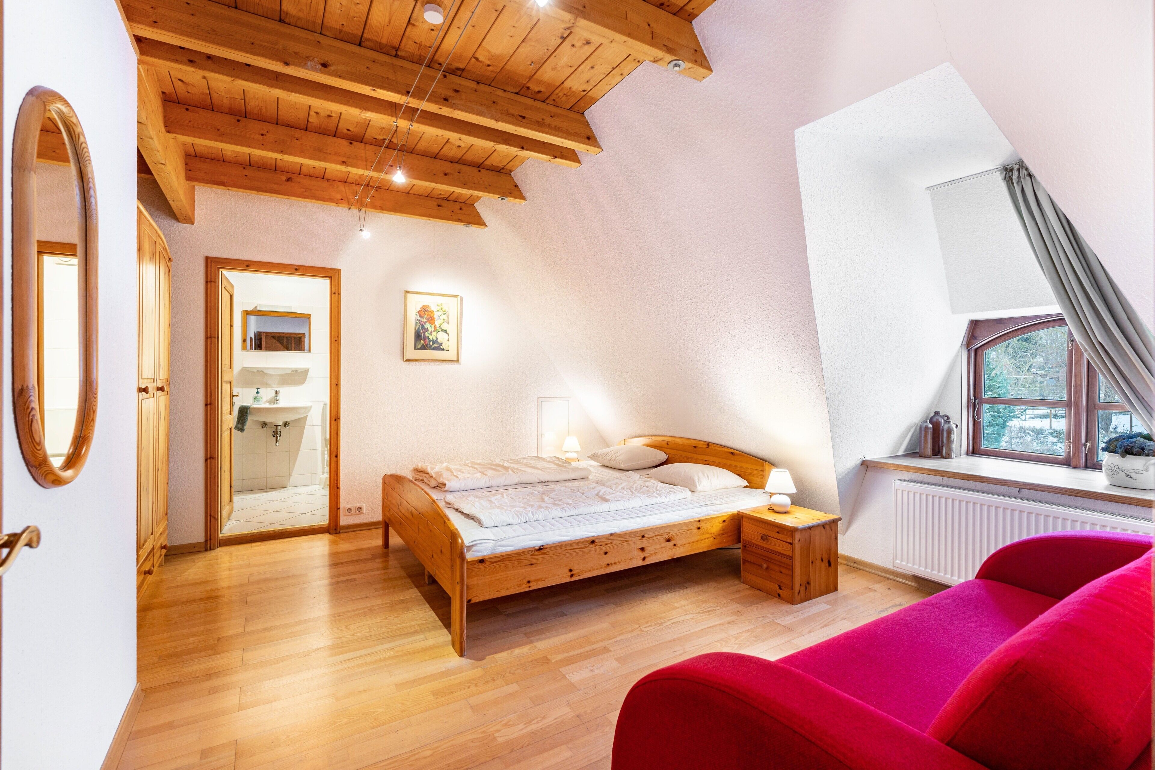 6 habitaciones, tabla de planchar con plancha, wifi y ropa de cama 