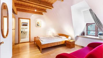 6 habitaciones, tabla de planchar con plancha, wifi y ropa de cama