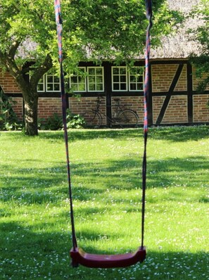 Property grounds - Holiday Home 'Ole Schün Dannau' with Private Terrace, Private Garden and Wi-Fi (Oldenburg in Holstein)