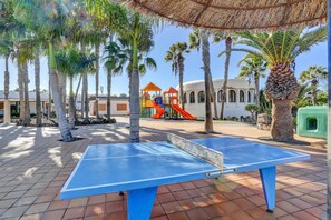 Children's area - Holiday Home 'Horizon Blu' with Shared Pool, Private Terrace and Wi-Fi (Corralejo)