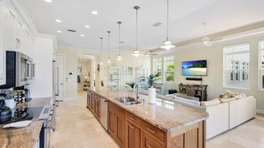 Fridge, microwave, oven, stovetop - Fiesta Playa - Stunning Siesta Key Retreat (Siesta Key)