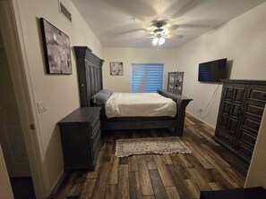 3 bedrooms, iron/ironing board, WiFi, bed sheets