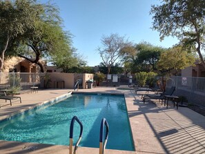 Pool - 3-bedroom condo with 3rd bedroom converted to office in enchanting Peoria (Peoria)