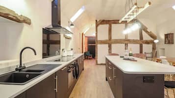 Dishwasher, cookware/dishes/utensils