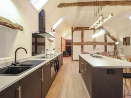 Dishwasher, cookware/dishes/utensils