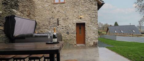 屋外ダイニングエリア