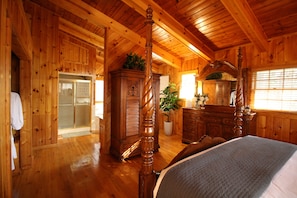 2 bedrooms, iron/ironing board, free WiFi, bed sheets - 2 bed, 2 bath, 1 min Walk to Downtown (Helen)