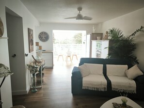 Living area - Located in Saint François desvarieux area (Saint-François)