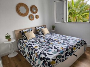 Free WiFi, bed sheets - Located in Saint François desvarieux area (Saint-François)