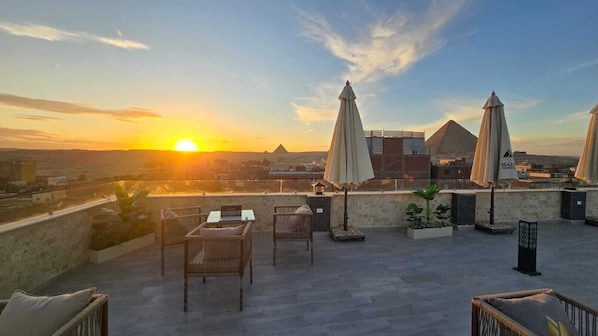 Deluxe Double or Twin Room, Mountain View | Terrace/patio - MAZAYA Pyramids View inn (Giza)