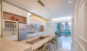 Basic Apartment | Dining - Apt w BBQ 450m From the Sea, Pereque Srf0601 (Porto Belo)