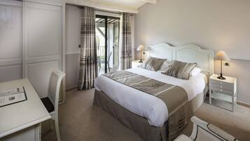 Zimmersafe, Schreibtisch, Bügeleisen/Bügelbrett, kostenloses WLAN