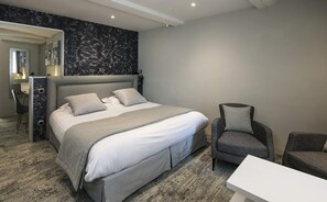 In-room safe, desk, iron/ironing board, free WiFi - Le Mas de Guilles (Lourmarin)