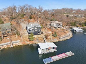 Exterior - Beautiful waterfront lake home with private dock (Lake Ozark)