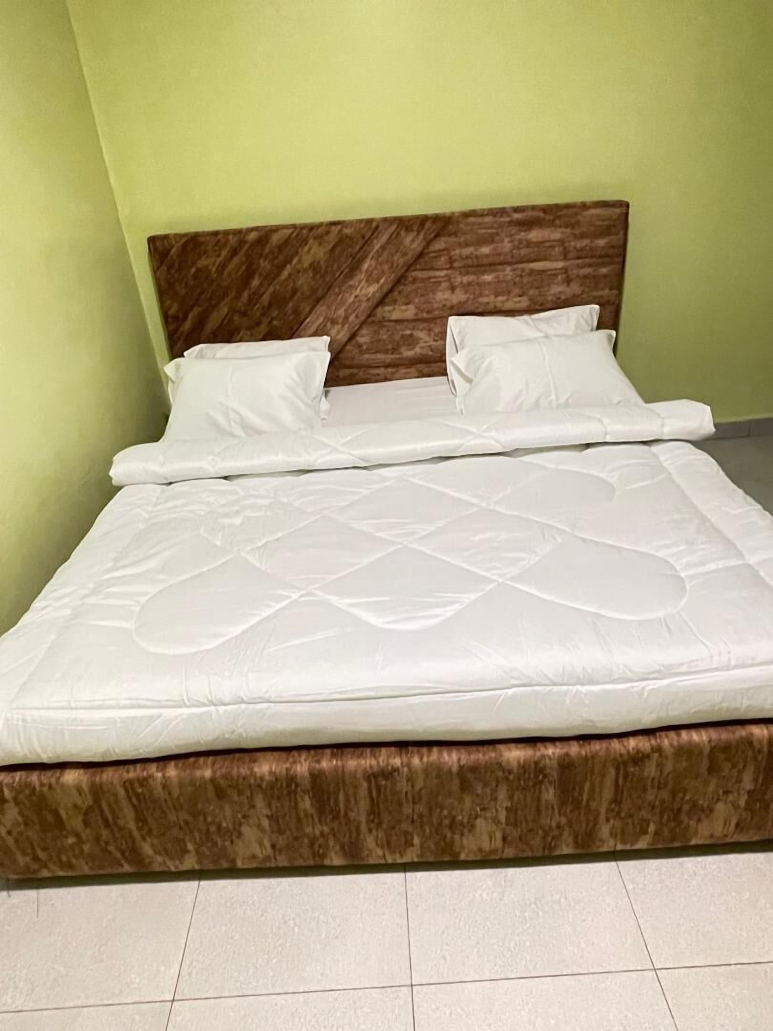 Basic Double Room, Balcony | Desk, iron/ironing board, free WiFi