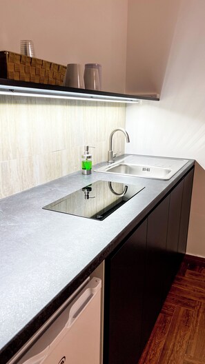 Studio Deluxe, 1 grand lit et 1 canapé-lit | Cuisine privée | Machine à expresso, cafetière/bouilloire, bouilloire électrique