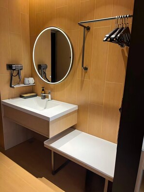 Business Single Room, City View | Wi-fi percuma 