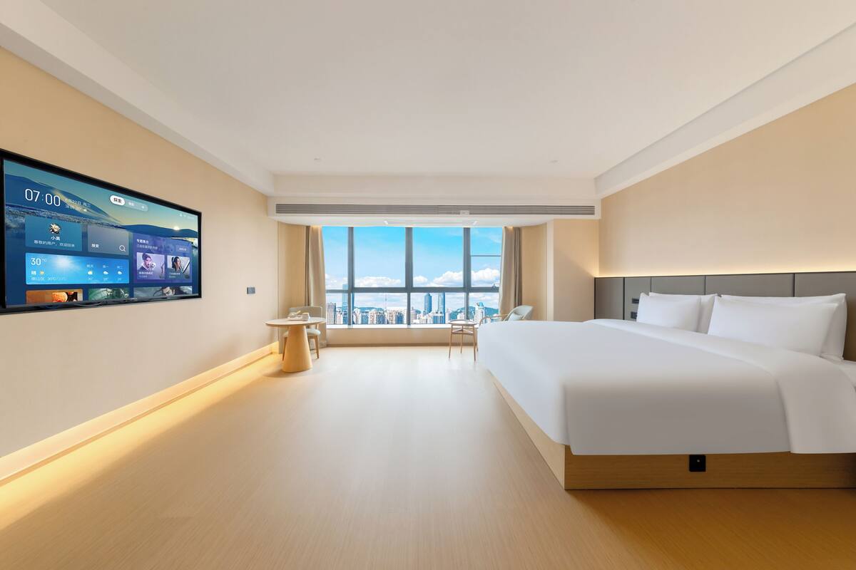 Luxury Single Room, City View | Free WiFi