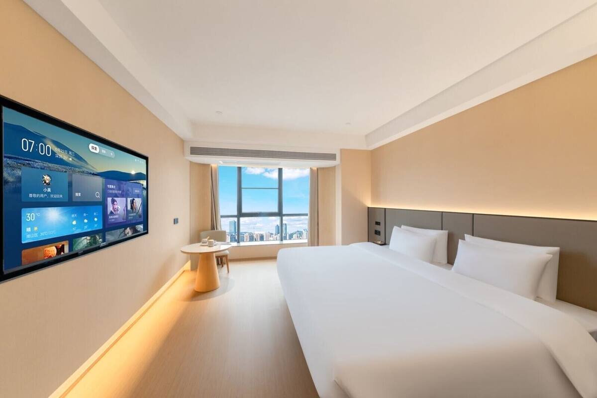 Business Single Room, City View | Free WiFi